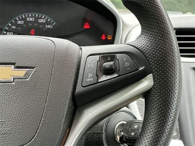 Thumbnail: 2017 Chevrolet Sonic - 8