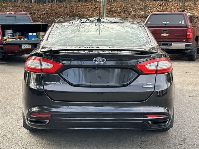 2015 Ford Fusion SE photo 2