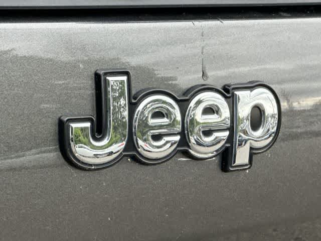 Thumbnail: 2016 Jeep Cherokee - 24