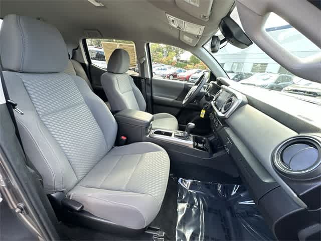 Thumbnail: 2022 Toyota Tacoma - 19