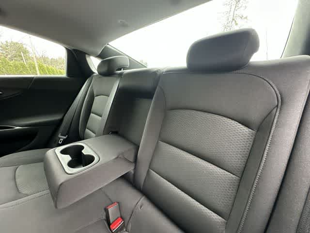 Thumbnail: 2017 Chevrolet Malibu - 15