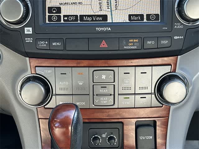 Thumbnail: 2010 Toyota Highlander - 15