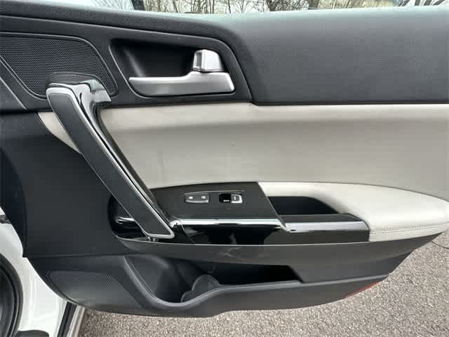 Thumbnail: 2019 Kia Sportage - 19