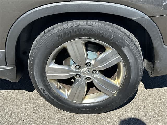 Thumbnail: 2012 Kia Sorento - 5