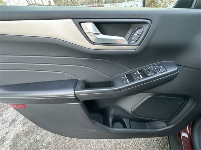 Thumbnail: 2021 Ford Escape - 17