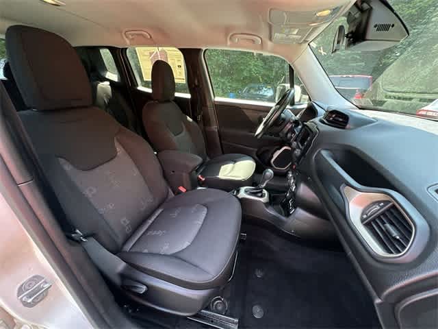 Thumbnail: 2015 Jeep Renegade - 20