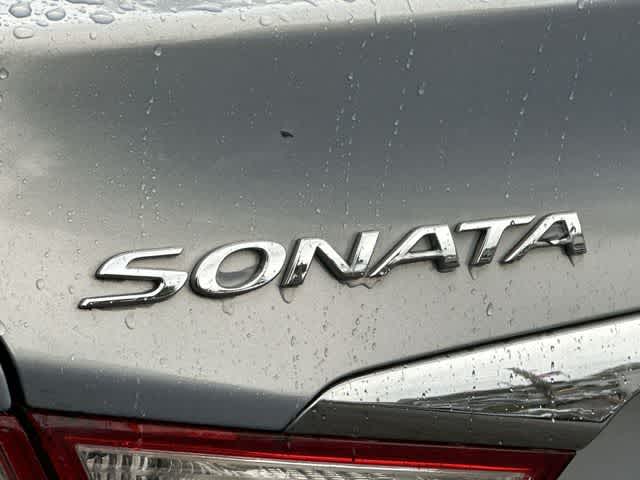 Thumbnail: 2012 Hyundai Sonata - 18