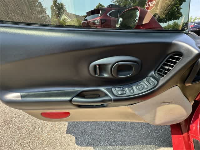 2001 Chevrolet Corvette Base 11