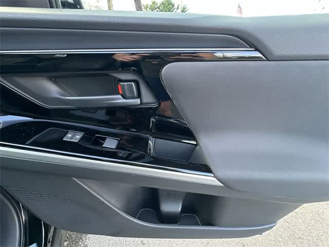 2025 Subaru Solterra Premium 20