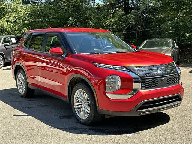 Thumbnail: 2022 Mitsubishi Outlander - 17