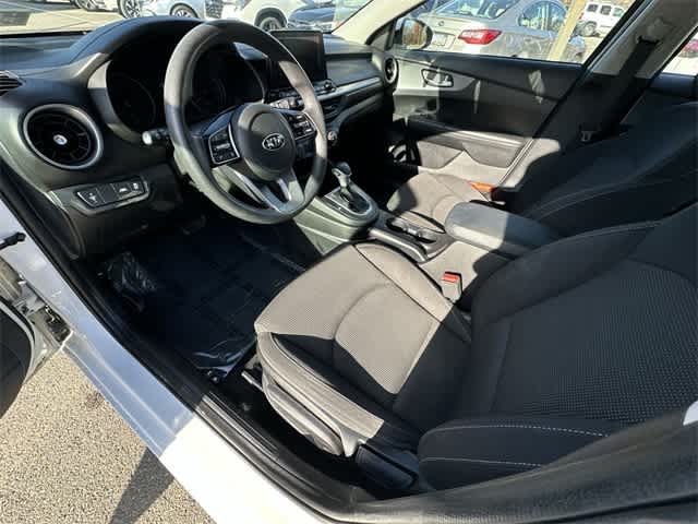 Thumbnail: 2020 Kia Forte - 14