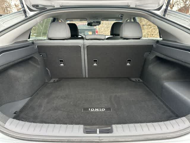 Thumbnail: 2022 Hyundai Ioniq - 22