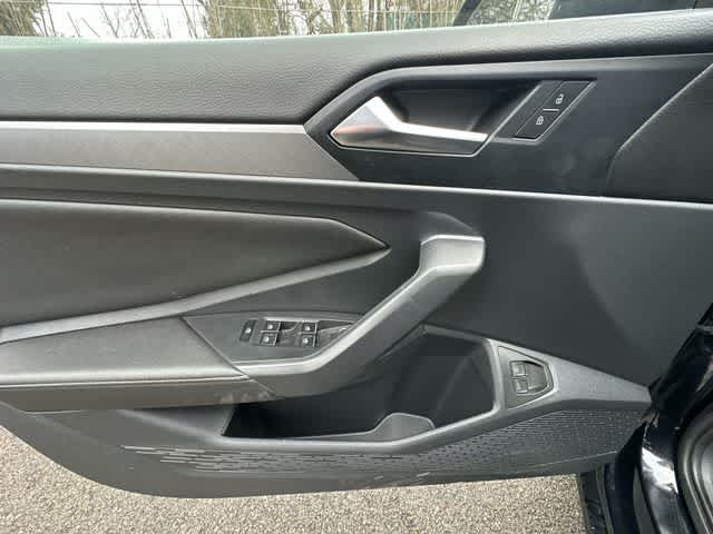 Thumbnail: 2024 Volkswagen Jetta - 17