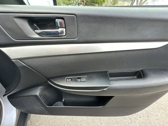 Thumbnail: 2010 Subaru Outback - 17