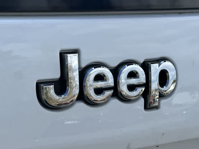 Thumbnail: 2019 Jeep Cherokee - 24