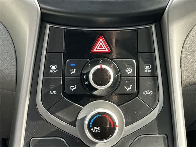 Thumbnail: 2014 Hyundai Elantra - 10