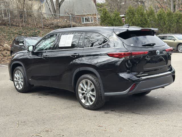 Thumbnail: 2023 Toyota Highlander - 35