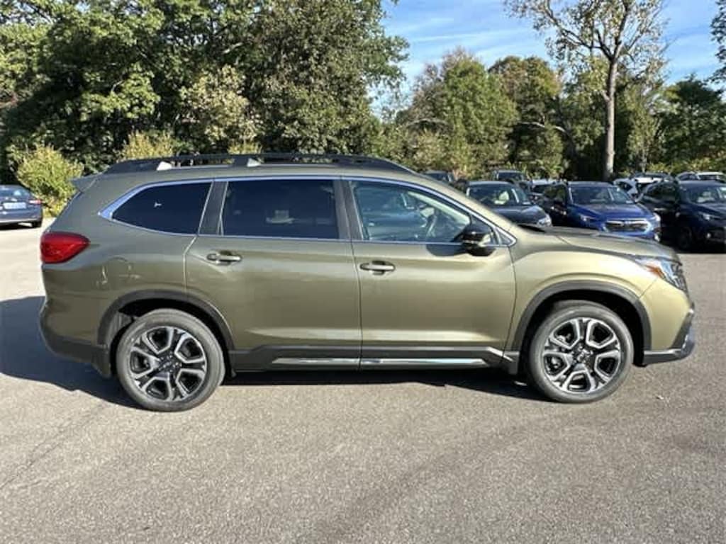 New 2025 Subaru Ascent Limited 8-Passenger SUV