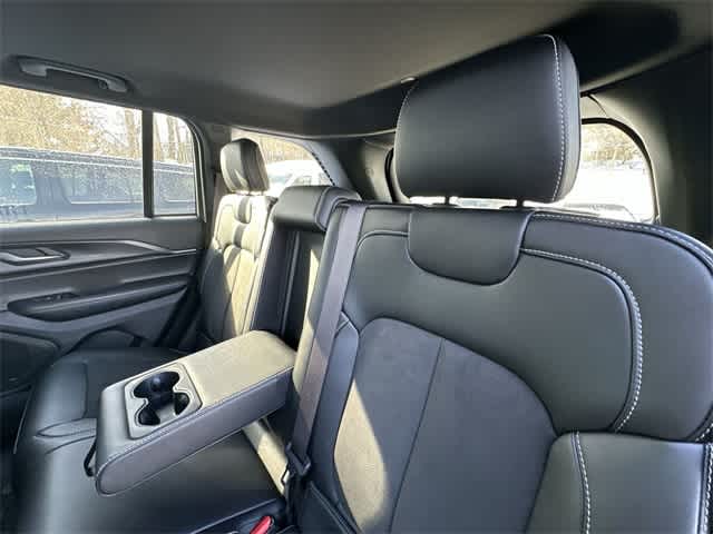 Thumbnail: 2025 Jeep Grand Cherokee - 18