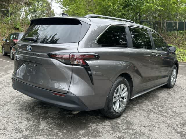 Thumbnail: 2024 Toyota Sienna - 33