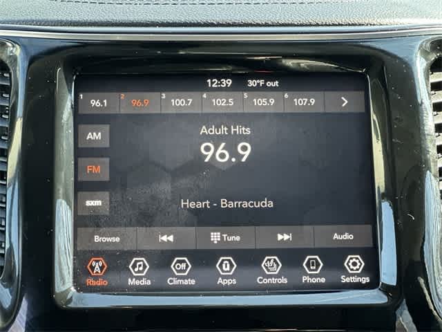 Thumbnail: 2019 Jeep Cherokee - 11