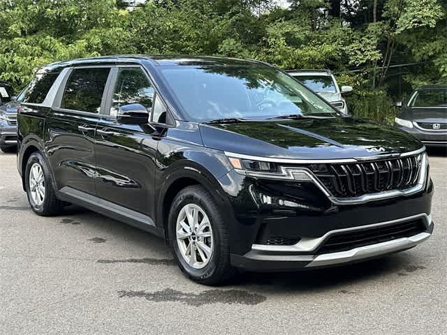 Thumbnail: 2022 Kia Carnival - 32