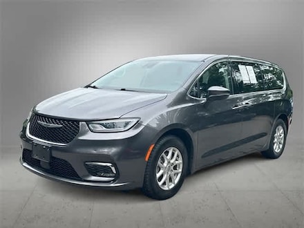 2023 Chrysler Pacifica Touring L Van Passenger Van