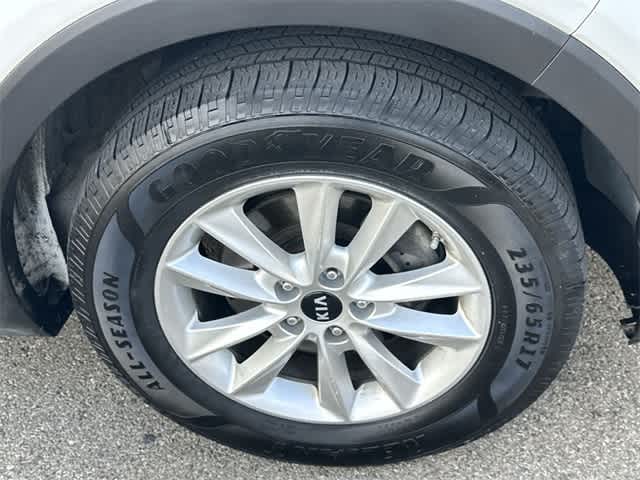 Thumbnail: 2019 Kia Sorento - 5