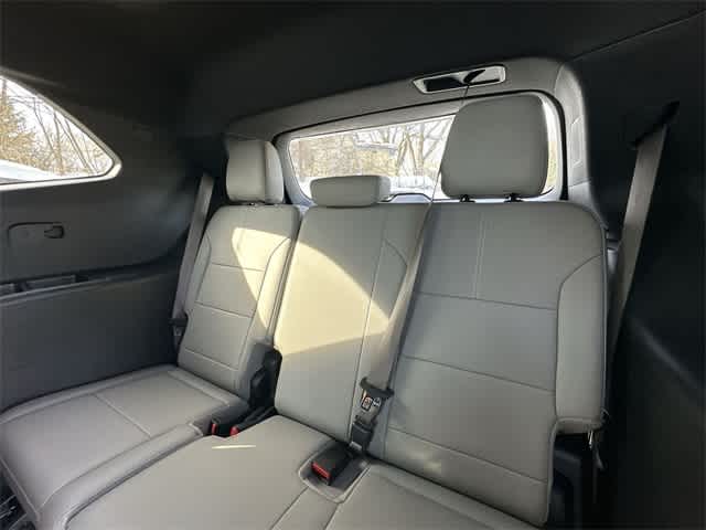 Thumbnail: 2024 GMC Acadia - 23