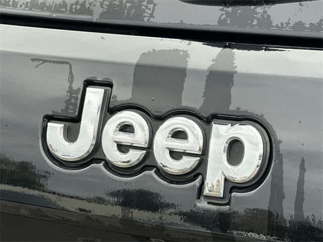 Thumbnail: 2018 Jeep Grand Cherokee - 17