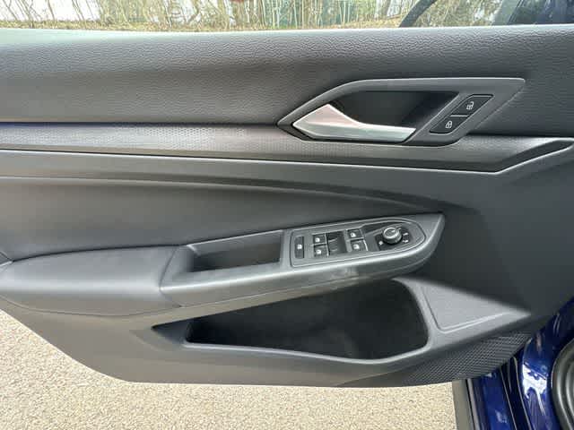 Thumbnail: 2022 Volkswagen Golf - 18