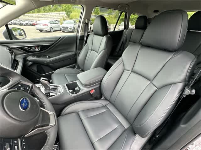 2025 Subaru Outback Touring 17