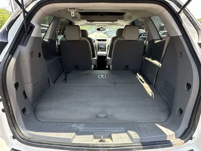 Thumbnail: 2015 Chevrolet Traverse - 26