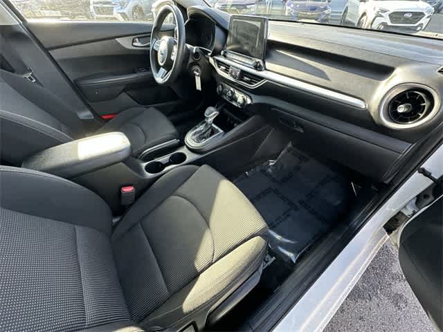 Thumbnail: 2020 Kia Forte - 19