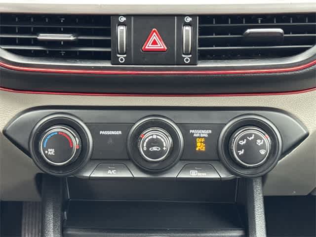 Thumbnail: 2021 Kia Forte - 13