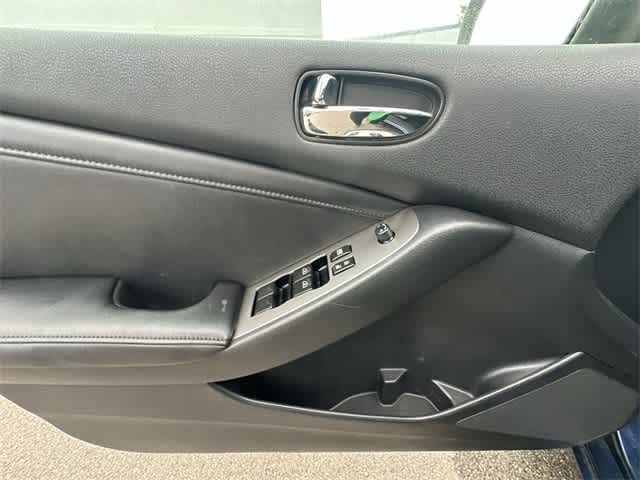 Thumbnail: 2009 Nissan Altima - 15