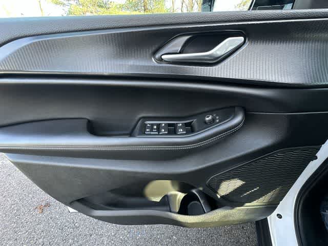 Thumbnail: 2025 Jeep Grand Cherokee - 18