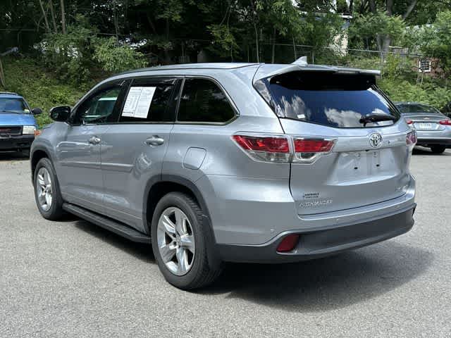 Thumbnail: 2015 Toyota Highlander - 21