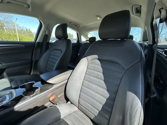 Thumbnail: 2016 Ford Fusion - 16