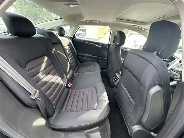 Thumbnail: 2015 Ford Fusion - 20