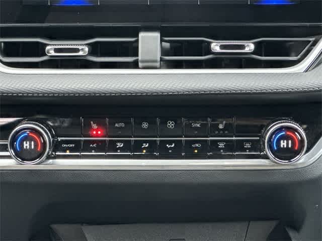 Thumbnail: 2025 Chevrolet Equinox - 16