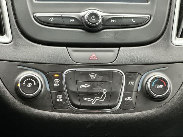 Thumbnail: 2017 Chevrolet Malibu - 13