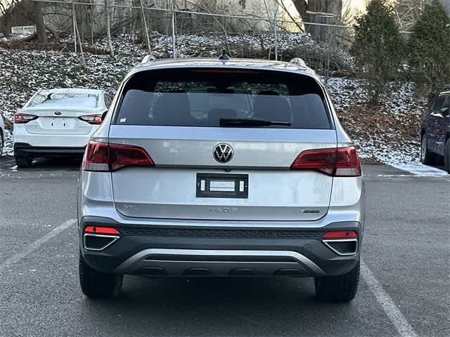 Thumbnail: 2022 Volkswagen Taos - 4
