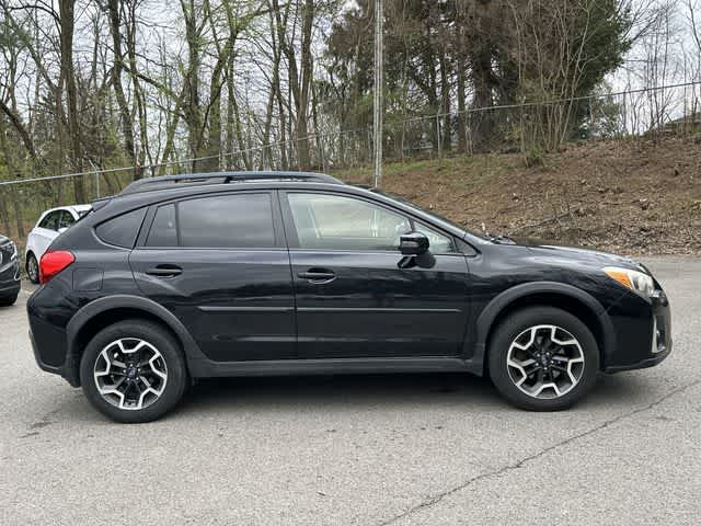Thumbnail: 2017 Subaru Crosstrek - 3