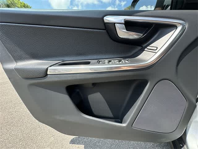Thumbnail: 2012 Volvo XC60 - 15