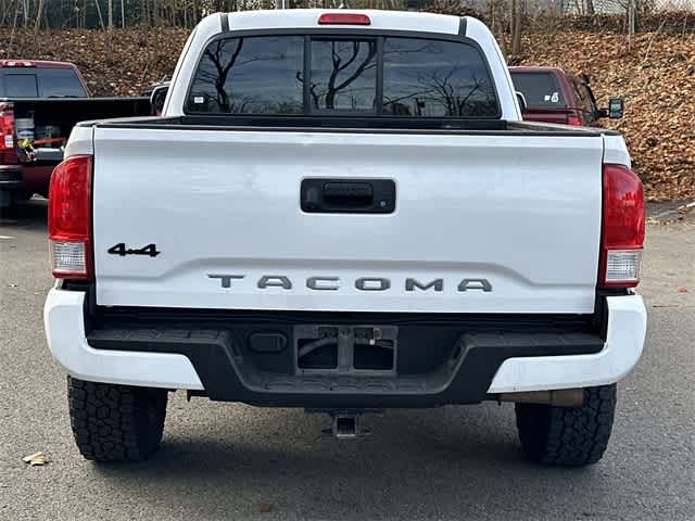 2017 Toyota Tacoma SR photo 4