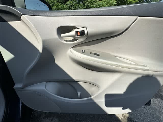 Thumbnail: 2011 Toyota Corolla - 19