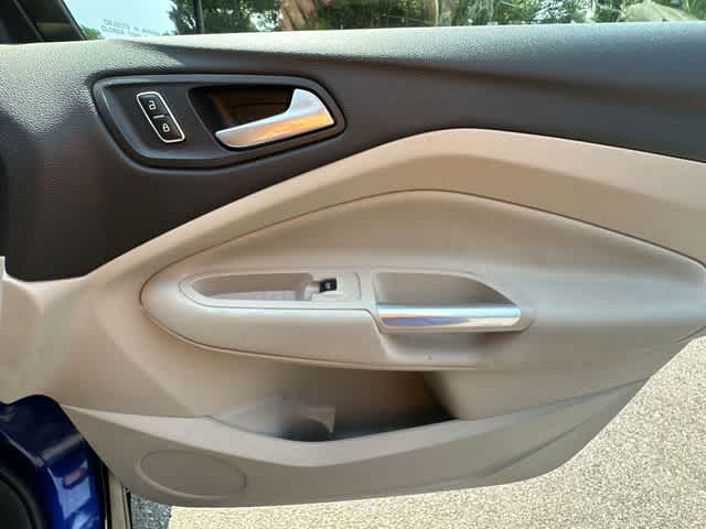 Thumbnail: 2013 Ford Escape - 20