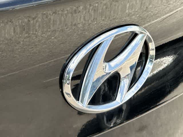 Thumbnail: 2017 Hyundai Elantra - 22