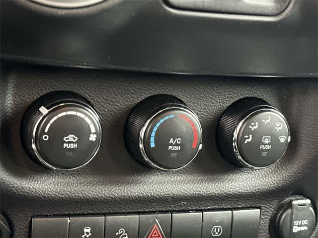 Thumbnail: 2018 Jeep Wrangler - 11